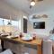 Rooftop Deck with City View Modern Charming - ناشفيل