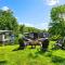 Advent Cottage - Osage Beach