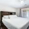 Advent Cottage - Osage Beach