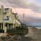 The Oceanfront Stay on MiramarBeach HMB - خليج هاف مون