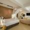 Cens Platinum Luxury Suites