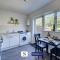 Tranquil Haven I Relaxing and Serene I A Cute 2BR Semi-Detached Home I Dedicated Off-street Parking I Garden I Wifi I Short Term Let by SILVA I Long Term Rates Available - Simpson