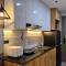 C'Scape Suite at Bernwood Towers - 伊洛伊洛