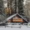 Little Pine Chalet - Walk to Slopes, Hot Tub, Ping Pong