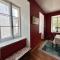 Artillery view Condo (free parking)
