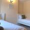 Inviting 2-Bed Cottage in Windsor