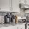 The Designer House with Heated Pool and 10 Min to Strip Great for Family - Las Vegas