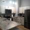 Near Dining & Downtown- Moon River District Digs - Savannah