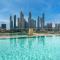 Upscale family friendly 4 bedroom on Private Beach with Amazing Views - 迪拜