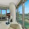 Upscale family friendly 4 bedroom on Private Beach with Amazing Views - 迪拜