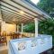 Paradise cove Apartment