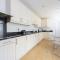 5 Bedroom House in Medway 9 Beds sleeps 12 - Gillingham