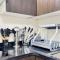 Trendy 1BR in Mangrove Place for 3 Guests in Al Reem - Abú Zabí