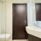Trendy 1BR in Mangrove Place for 3 Guests in Al Reem - Abú Zabí