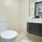 Trendy 1BR in Mangrove Place for 3 Guests in Al Reem - Abú Zabí