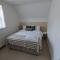 Coach House 2 - central 3 bedroom property and parking - Worcester