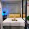 2 Bedroom Condo with Queen bed, Swimming Pool, free Netflix and Wifi