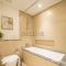 Inviting 3BR with Assistant Room in 5242 Tower 1, Dubai Marina by Deluxe Holiday Homes - 迪拜