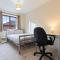 Cozy 2bed flat with free parking near Willen Lake in Milton Keynes - 米尔顿凯恩斯