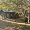 Cedar Creek Cabins #1 - Giant Spa Tub, Large Wooded Porch, Full Kitchen, 1 Bedroom - 尤里卡斯普林斯