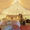 Tipi Marie met hotutub in de tuin
