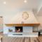 Modern designed, luxury mountain view Apartment