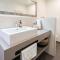 Modern designed, luxury mountain view Apartment