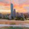 QTower 2BR Apt Pool & Gym, 6 Guests, Beach Walk