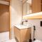 Blue Breeze - Elegant 1BR with Private Jacuzzi & Terrace in JVC - 迪拜