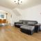 Charming Bradley Stoke 4BR with Private Garden - بريستول