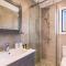Lamda Apartments By Estia