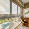 Balcony and Serene Views Cozy Condo in Huddleston! - Huddleston