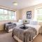 Thorley Apartment in North Swindon, Sleeps 4 in 2 bedrooms, Long Stay Disc, Parking - Swindon