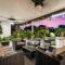 Amazing 8BR w Pool Lake ViewTons of Amenities - ديفي