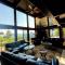 RL Breathtaking views and grand unique style private mountain retreat 4WD recommended