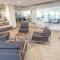 Popular LA Studio with Pool, Balcony & View of Hollywood sign - Los Angeles