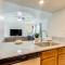 Home with Fenced Yard Near Dtwn Rogers! - روجرز