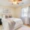 Home with Fenced Yard Near Dtwn Rogers! - روجرز
