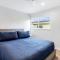 Shelly by AvantStay Steps to the Beach Deck w Ocean Views 5BDR - Newport Beach