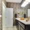 15 Mi to UNC Elegant Retreat with Patio and Pavilion! - Чапел-Гілл