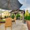 15 Mi to UNC Elegant Retreat with Patio and Pavilion! - Чапел-Гілл