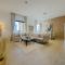 Beachfront Bliss 2BR Apartment in Shams 2 - Dubaj
