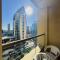Beachfront Bliss 2BR Apartment in Shams 2 - Dubaj