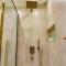 Beachfront Bliss 2BR Apartment in Shams 2 - Dubaj