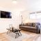 4 BD Stylish Cottage W Private Pool & hot-tub
