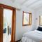 Dos Tiny Houses con Vista Espectacular, 2 Baños y Bosque Privado para 2 Parejas