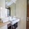 Blue Breeze - Bright 1BR with Balcony & Stunning Marina Views - 迪拜