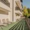 Dinvis Apartments