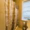 Large 6BR, 6 Bath in the city of Niagara Falls