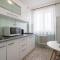 City View Apartment with Private Balcony - بوخارست